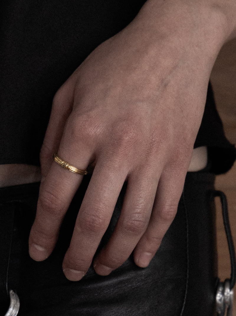 Signature Column Band, 18K gold