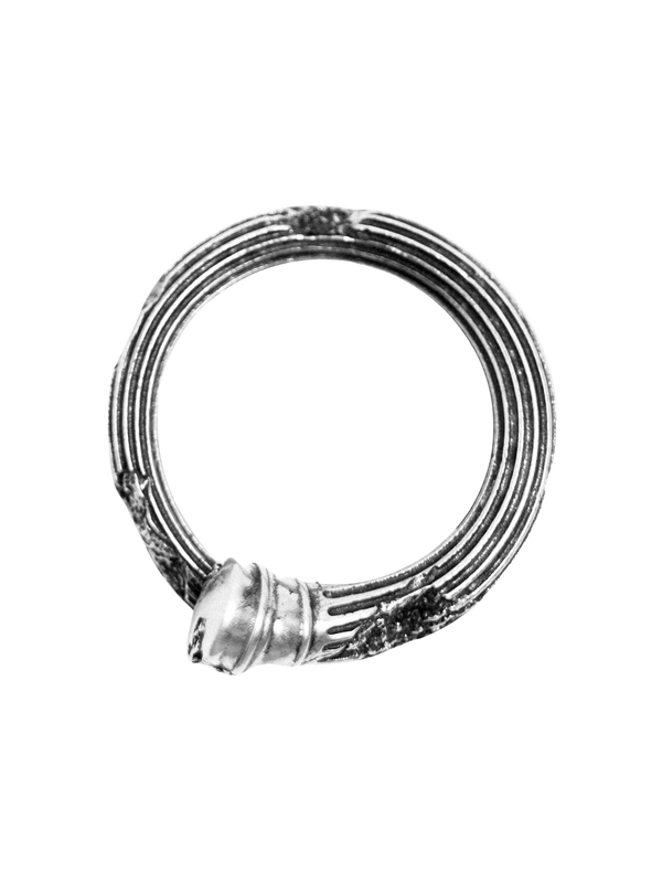 Column Nail Ring