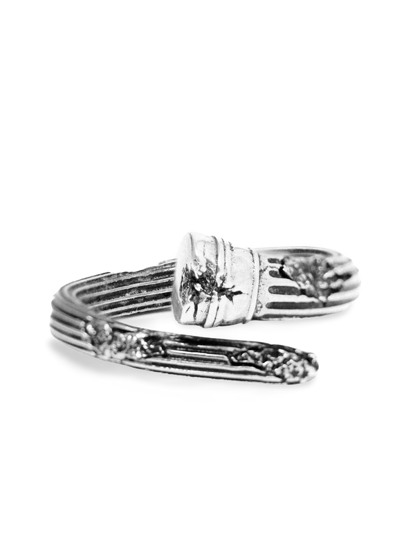 Column Nail Ring