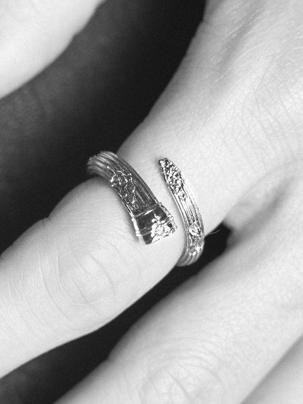Column Nail Ring