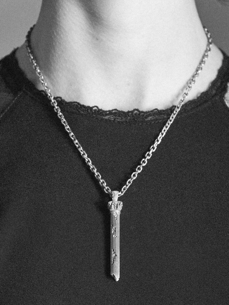 Solo Column Pendant