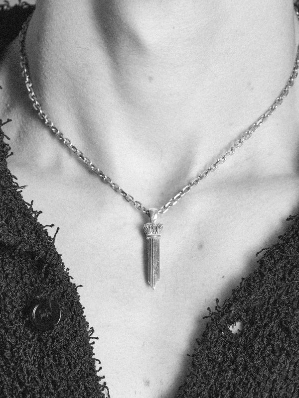 Solo Column Pendant